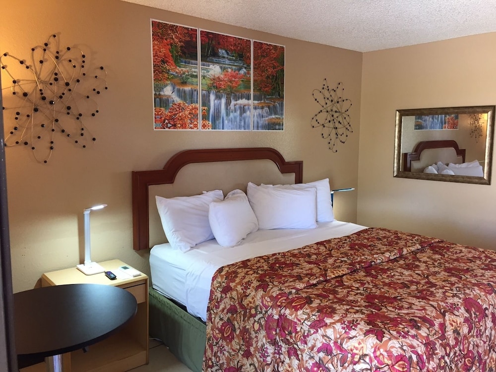La Siesta Motel & RV Resort - photo 7