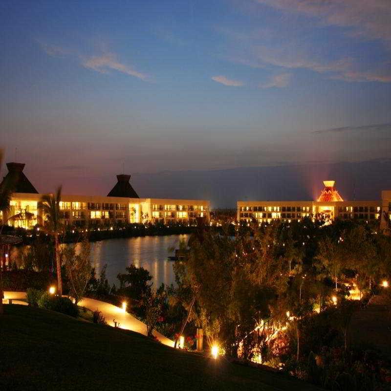 Ocean Breeze Golf — 4-Star Luxury Hotel in Playa Del Carmen, Mexico