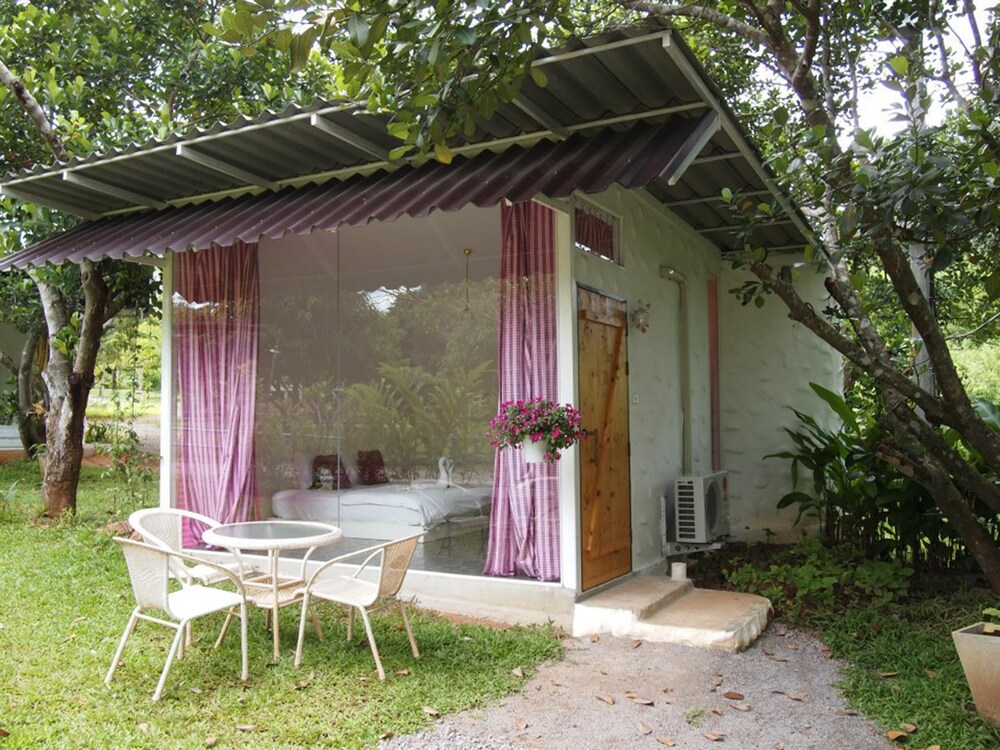 Porploen Hip Resort in Suan Phueng, Thailand
