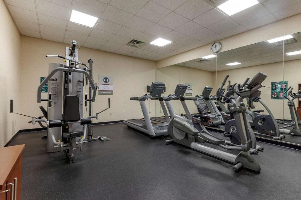 Clarion Suites Central - photo 18