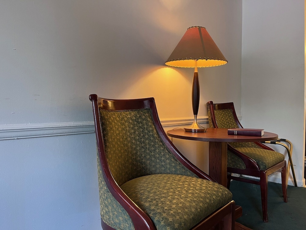 Windtree Inn - photo 8