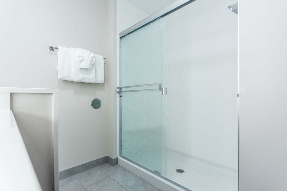 Holiday Inn Express & Suites Rice Lake by IHG - photo 21
