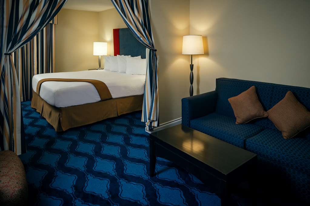 Plaza Inn & Suites at Ashland Creek - photo 9