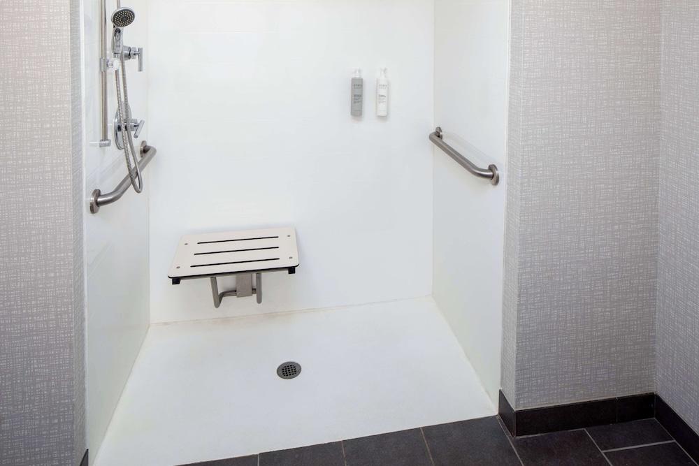 Hampton Inn & Suites Savannah I 95 South Gateway - photo 15