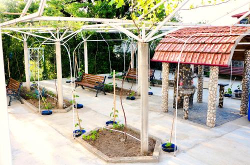 HOTEL Wine Cellar & Fitness Khoni City