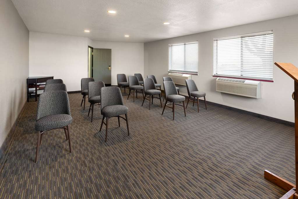 SYLO Hotel Denver Airport a Ramada by Wyndham - photo 36