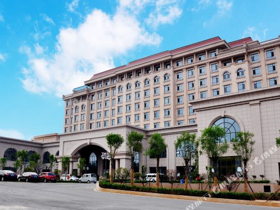 Baipo Hot Spring Holiday Hotel in Pingshan, People's Republic of China