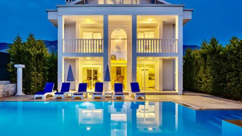 Oludeniz 4 Bedroom Villa — 4-Star Luxury Hotel in Fethiye, Turkey