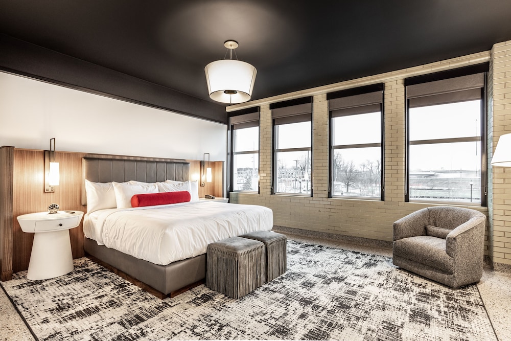 Bottleworks Hotel - photo 10