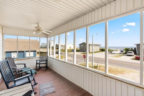 A Beach Music Paradise by Oak Island Accommodations - photo 16