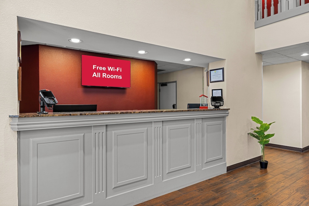 Red Roof Inn & Suites Albany GA - photo 4