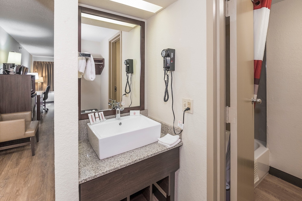 Red Roof Inn Lancaster - photo 24