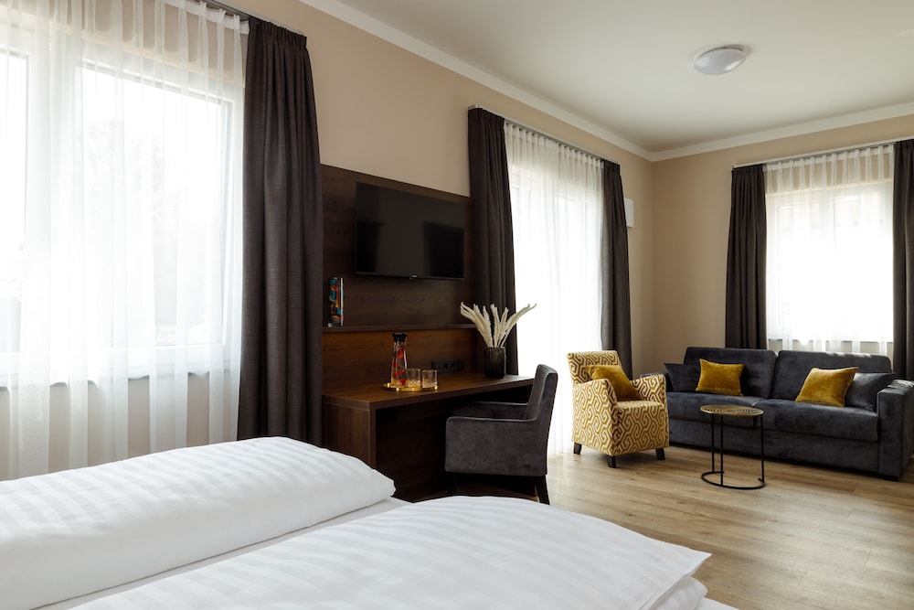Herzl Hotel bei Erding — 4-Star Luxury Hotel in Hohenlinden, Germany