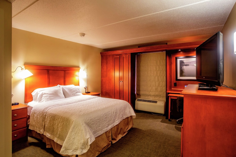 Hampton Inn Wheeling - photo 19