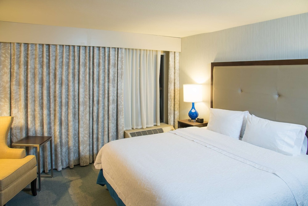 Hampton Inn & Suites Jackson Coliseum - photo 27