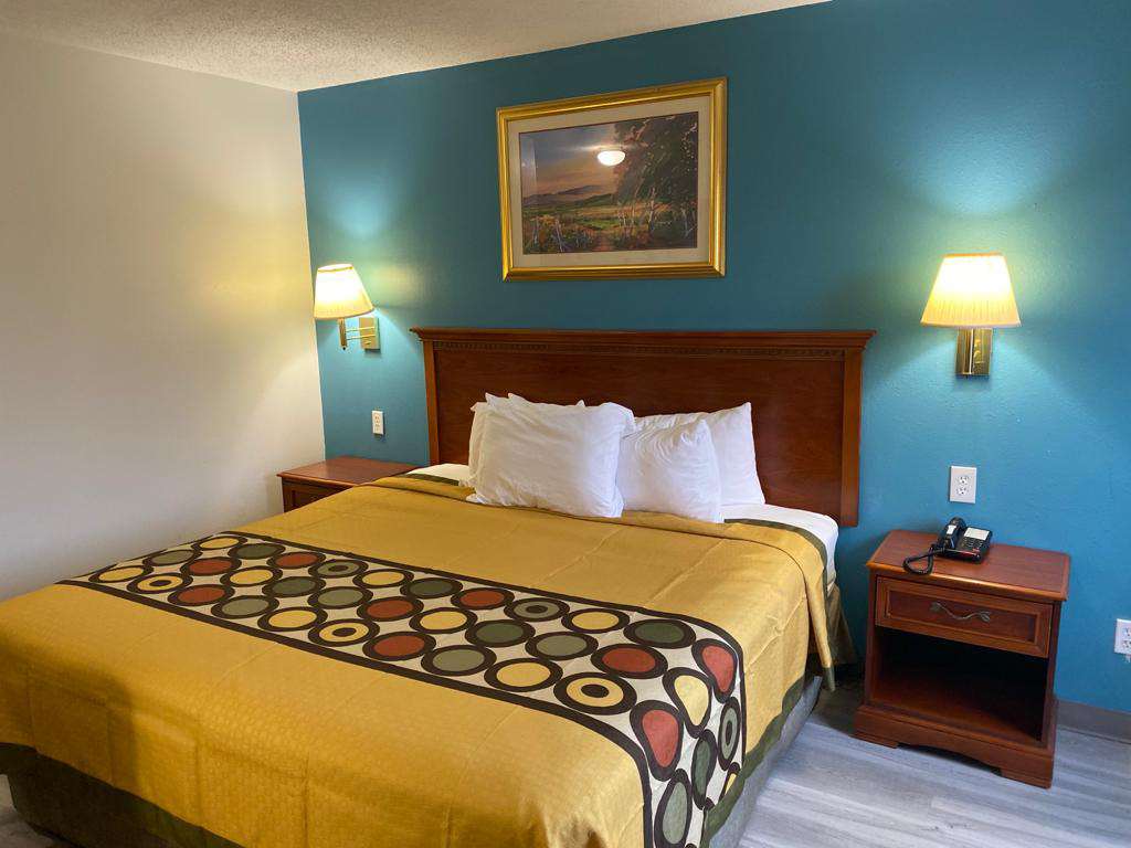 Americas Best Value Inn West Frankfort - photo 12
