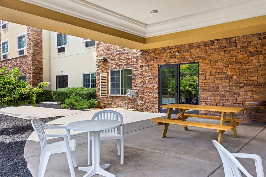 Comfort Suites Grayslake near Libertyville North - photo 42