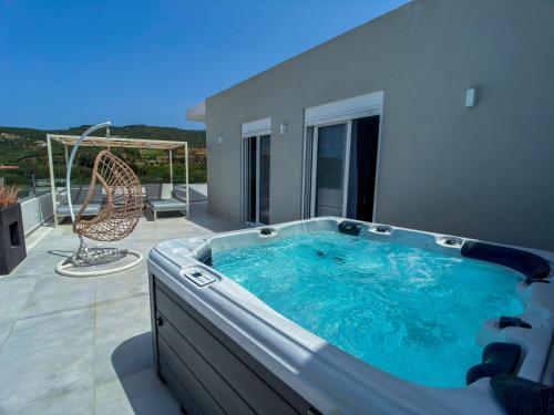 Luxury Dream with Private Jacuzzi in Kissamos, Greece