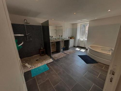 Chic Et Relax - carbon neutral hotel in Montmarault