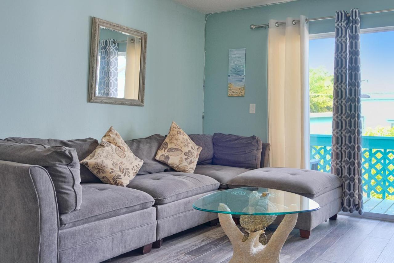 Bungalow E — 4-Star Luxury Hotel in Bradenton Beach, United States