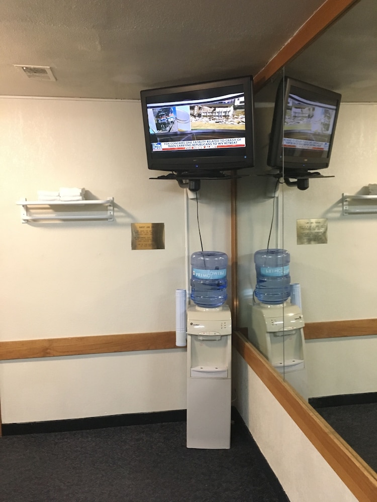 Ramada Portland Airport - photo 16