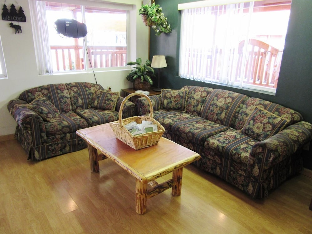 Yellowstone Country Inn - photo 6