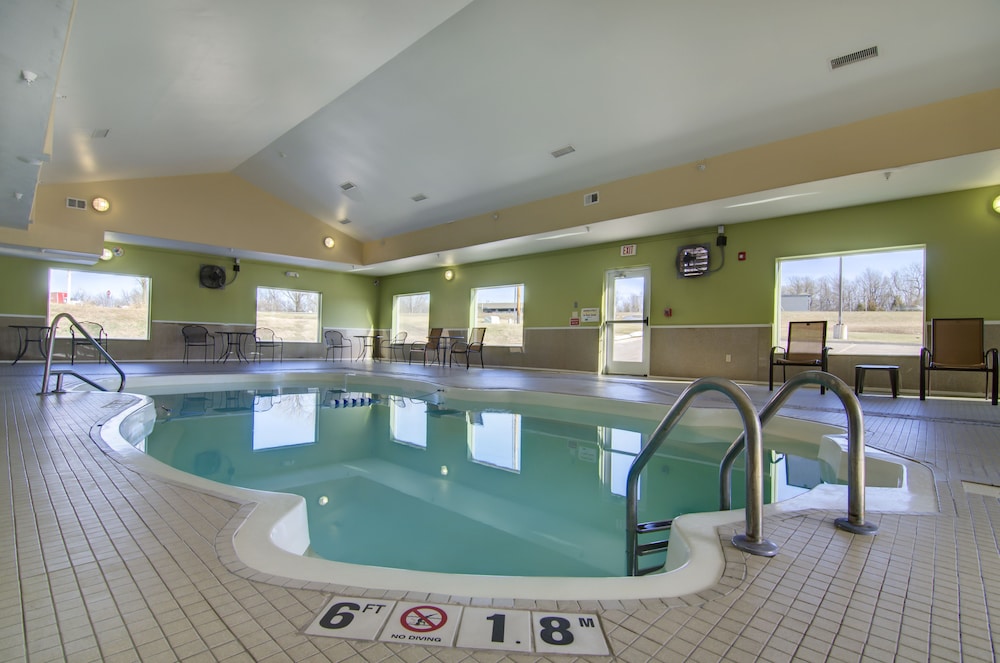 Holiday Inn Express Hotel & Stes Kansas City Sports Complex by IHG - photo 32