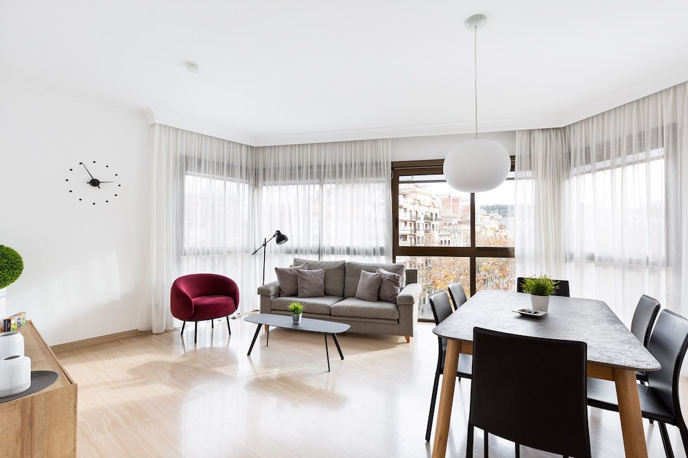 Villaroel Modern flat in San Antoni — 4-Star Luxury Hotel in Barcelona, Spain