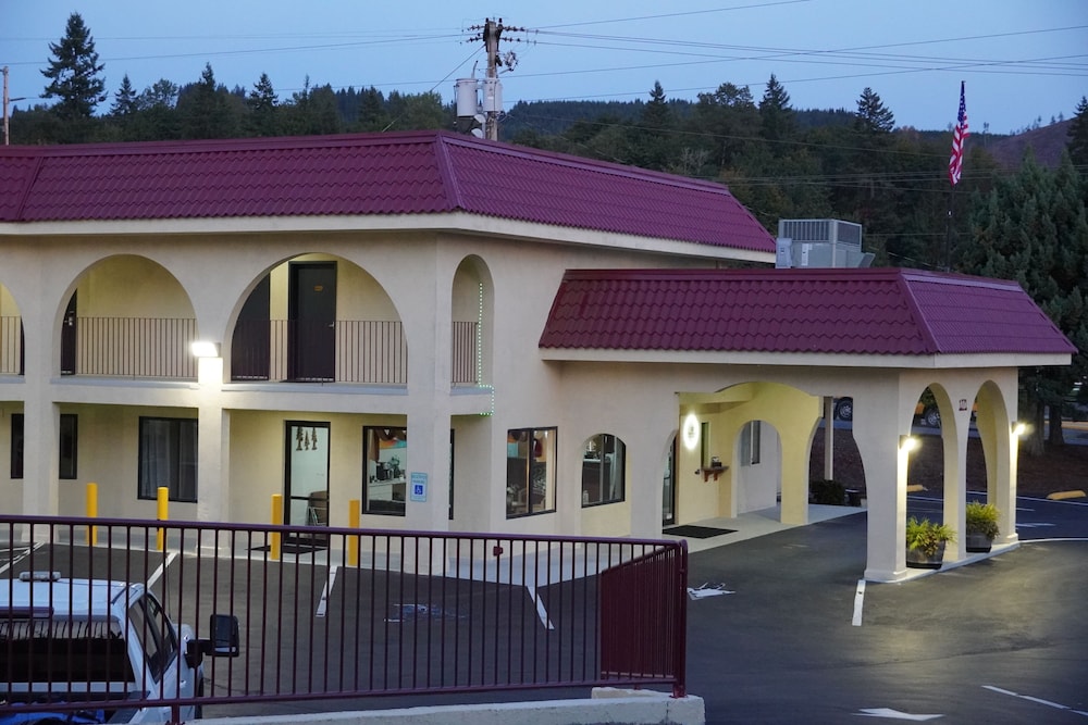 Timberland Inn & Suites - photo 102