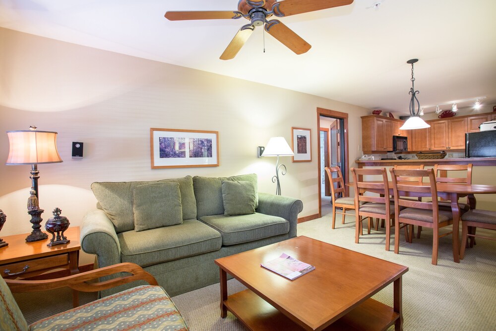 1205A One Bedroom Standard Eagle Springs West 1 Hotel Room by RedAwning - photo 6
