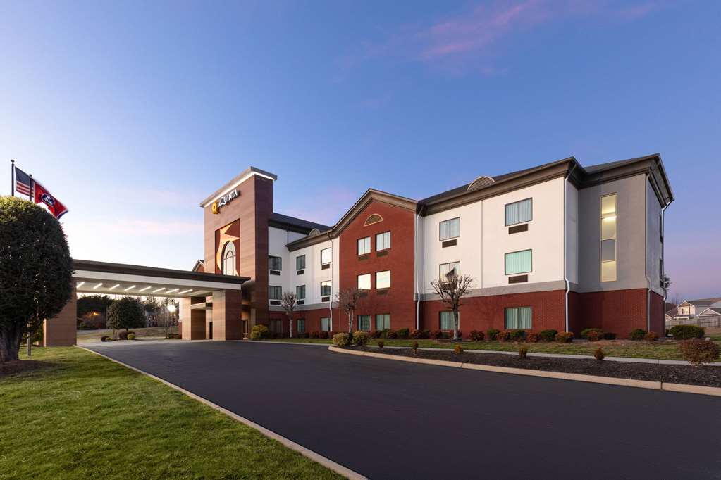 La Quinta Inn & Suites by Wyndham Loudon - photo 6