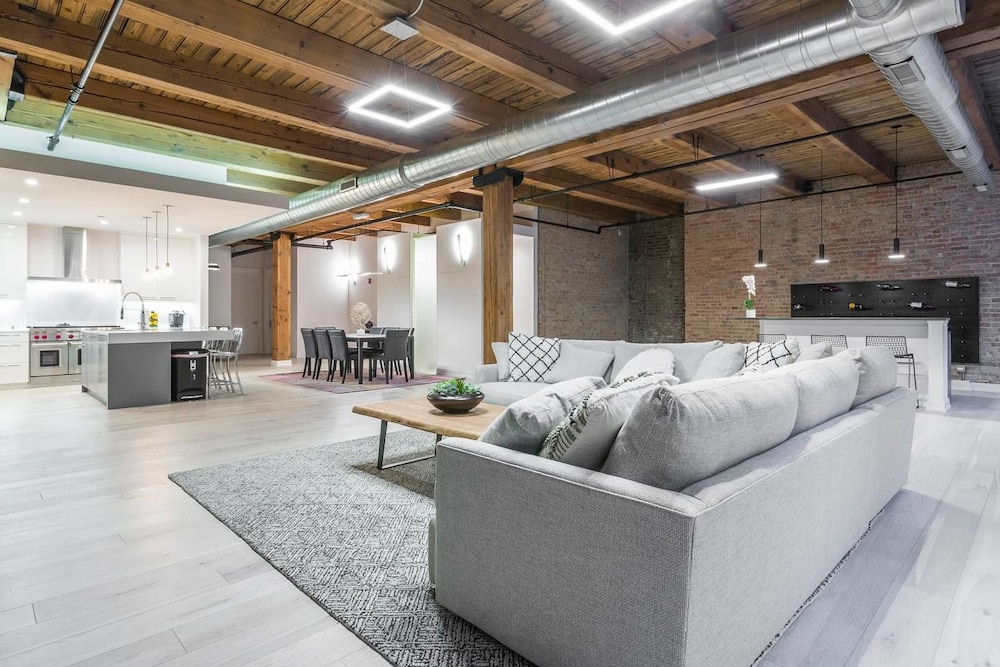 Breathtaking 6 BDR Luxury Condo Downtown Chicago — 4-Star Luxury Hotel in Chicago, United States