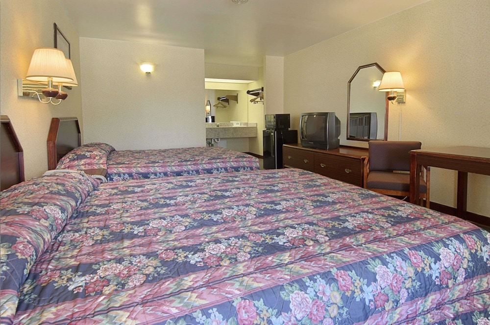 Brentwood Inn & Suites - photo 7