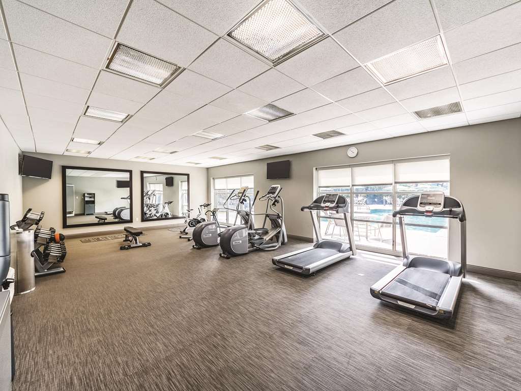 La Quinta Inn & Suites by Wyndham San Antonio Downtown - photo 12