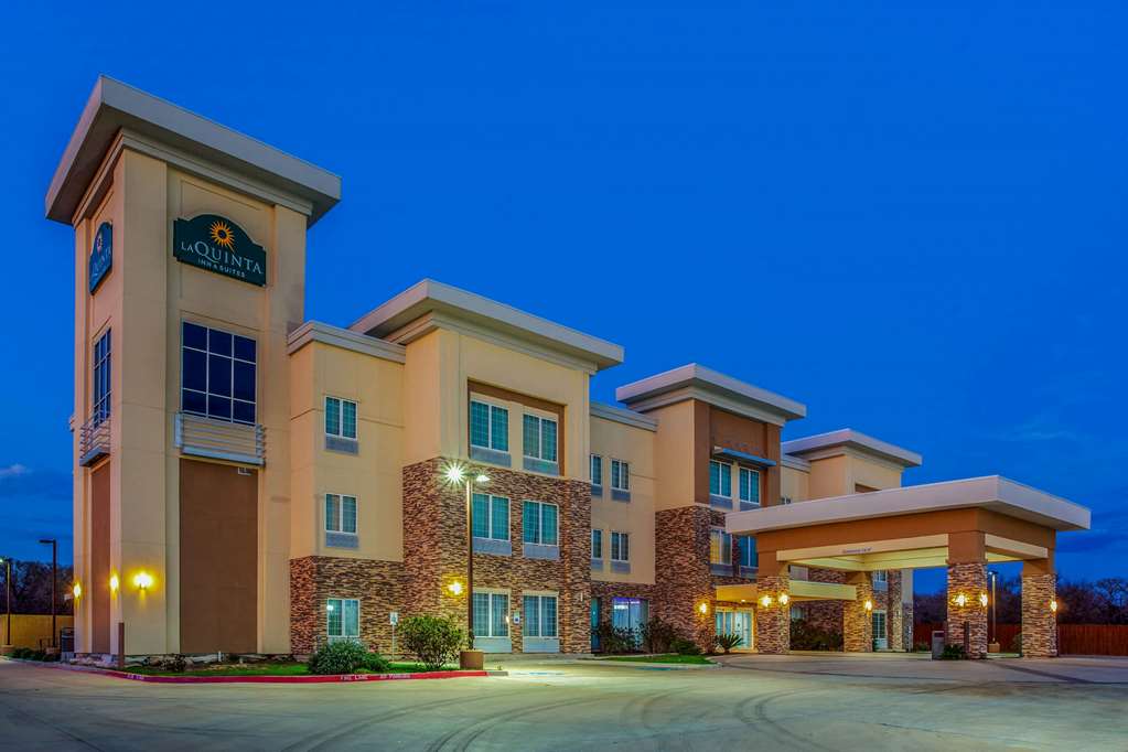La Quinta Inn & Suites by Wyndham Luling - photo 4