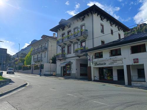 Liberty House Alps — 4-Star Luxury Hotel in Chatillon, Italy