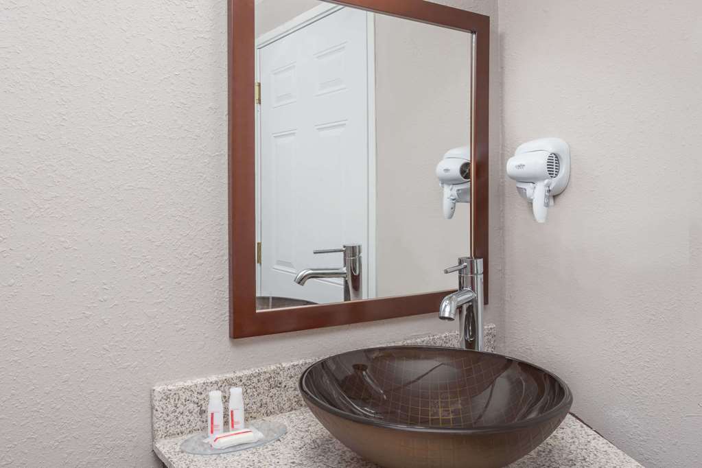 Baymont by Wyndham Delavan Near Lake Geneva - photo 13