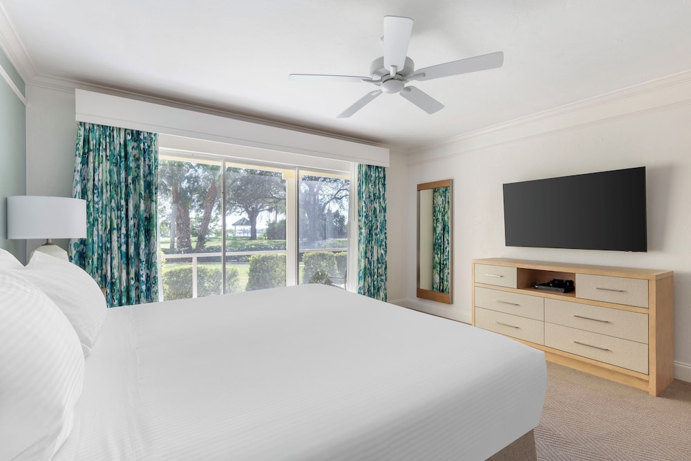 Hilton Vacation Club Charter Club Naples Bay - photo 6