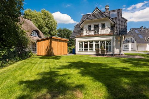 Am Lütten Bagen Haus Attila — 4-Star Luxury Hotel in Born, Germany