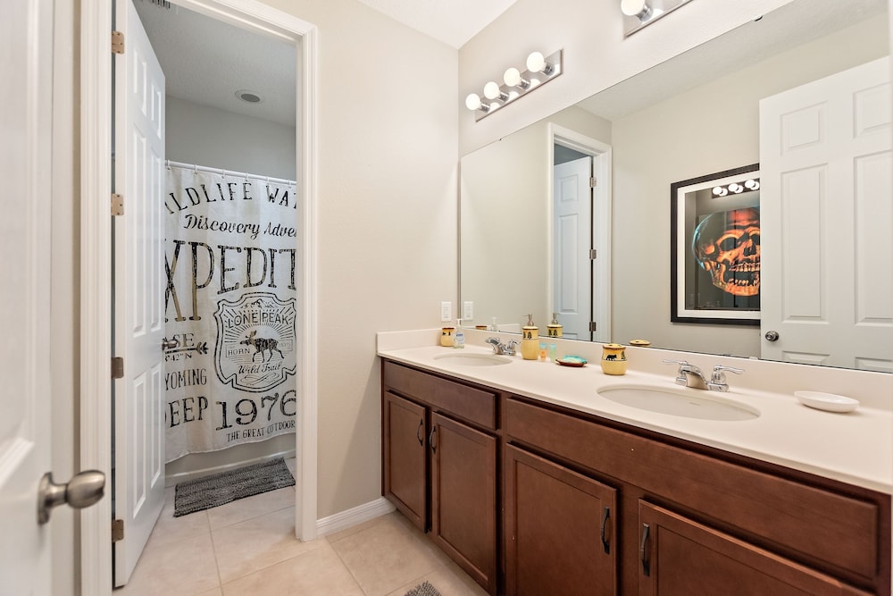 Rebel Flamingo @ Solara Resort By Shine Villas 804 7 Bedroom Villa Kissimmee - photo 30