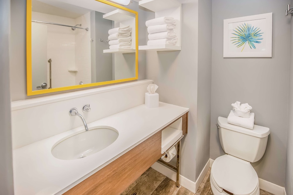 Hampton Inn Pensacola Beach - photo 62