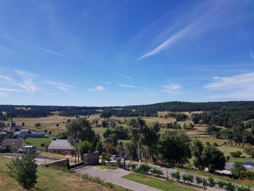 Les Abeilles du Cantou - carbon neutral hotel in Unknown City