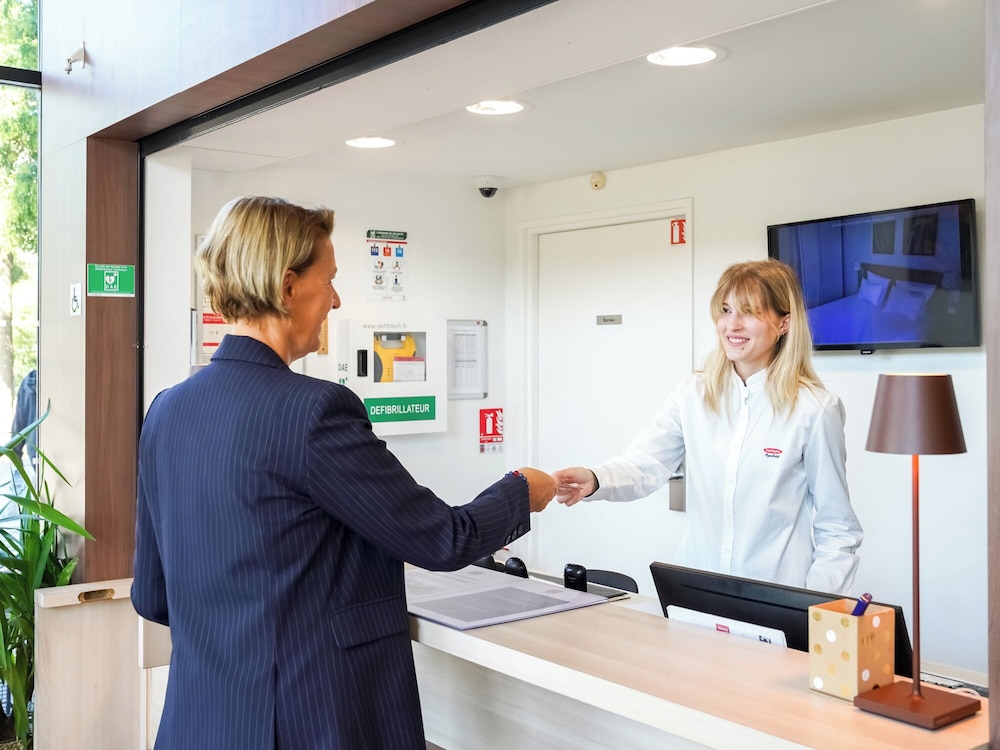 Séjours & Affaires Paris Vitry — hotel in Vitry-Sur-Seine