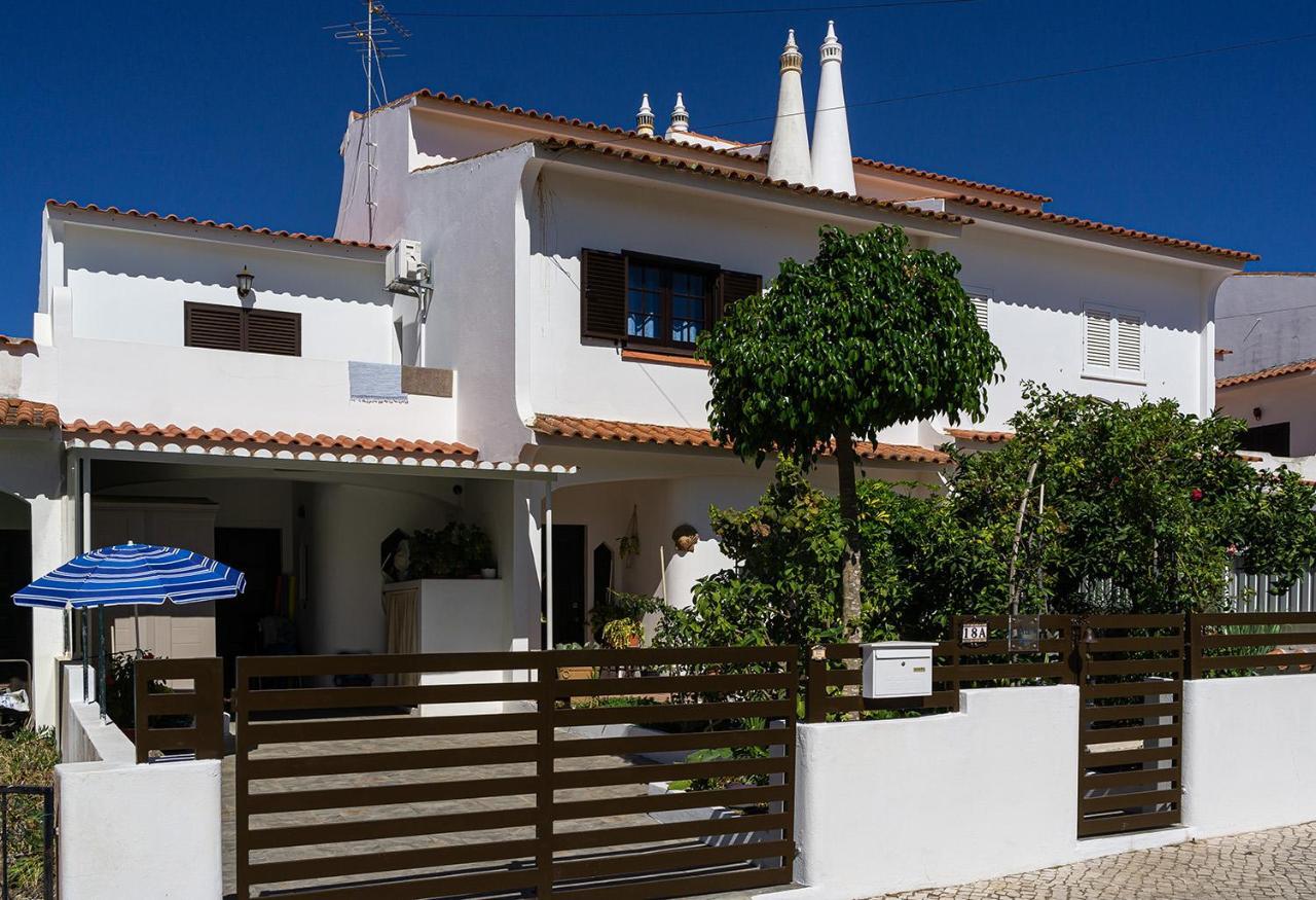 Familia Brito — hotel in Porches