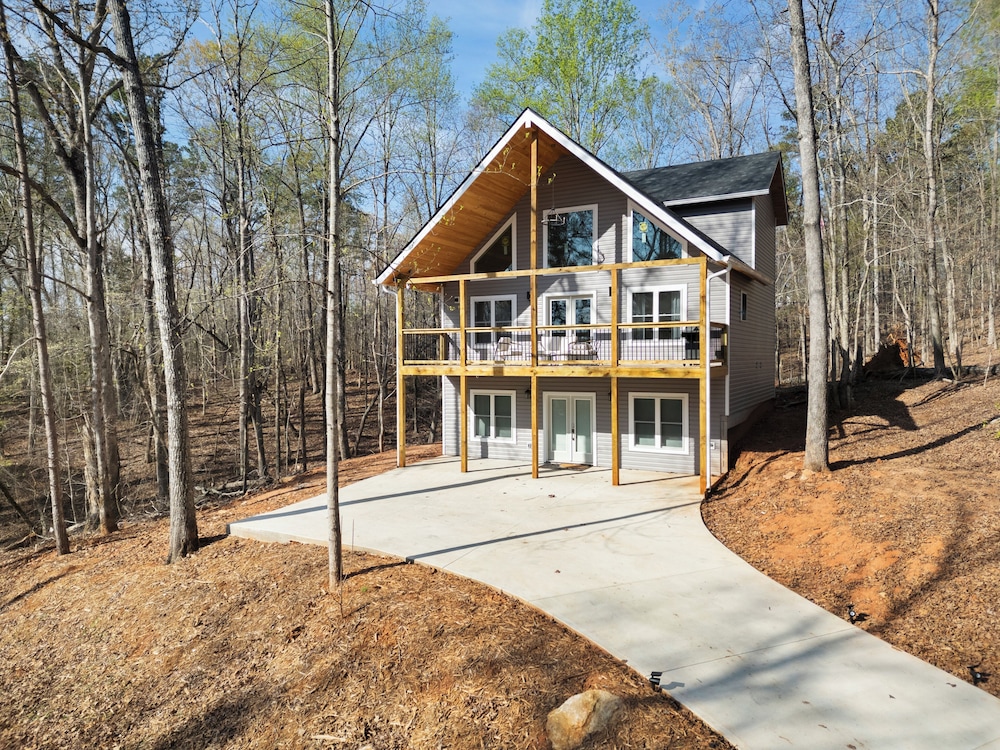 Lake Hartwell Escape - last minute hotel in Westminster