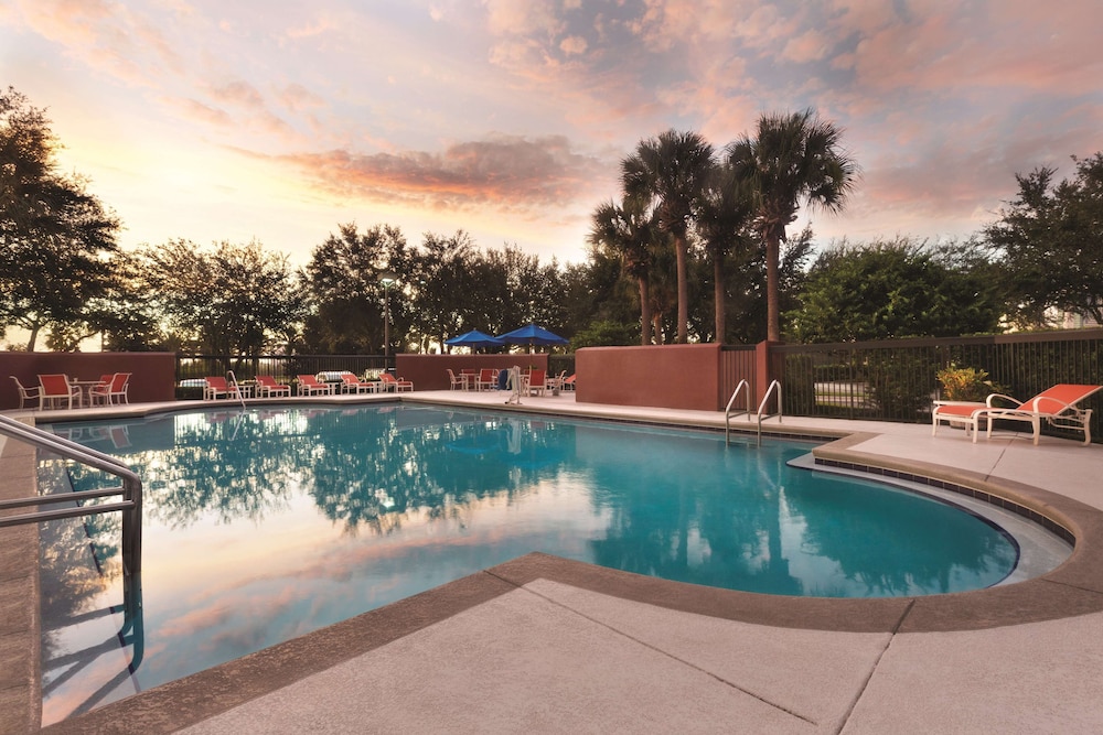 Hampton Inn Orlando International Drive Convention Center - photo 21
