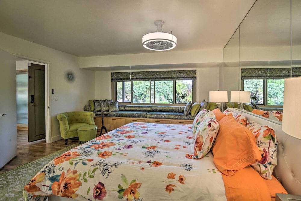 Luxe El Cajon Oasis W Pool Fire Pit Pavilion — El Cajon