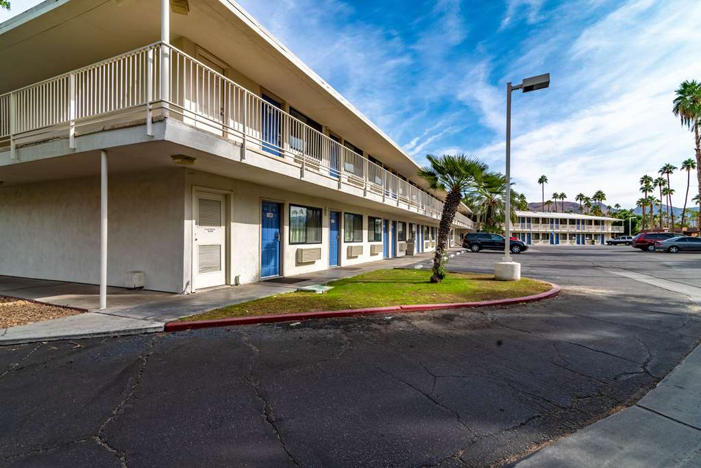 Motel 6 Palm Springs CA East Palm Canyon - photo 12