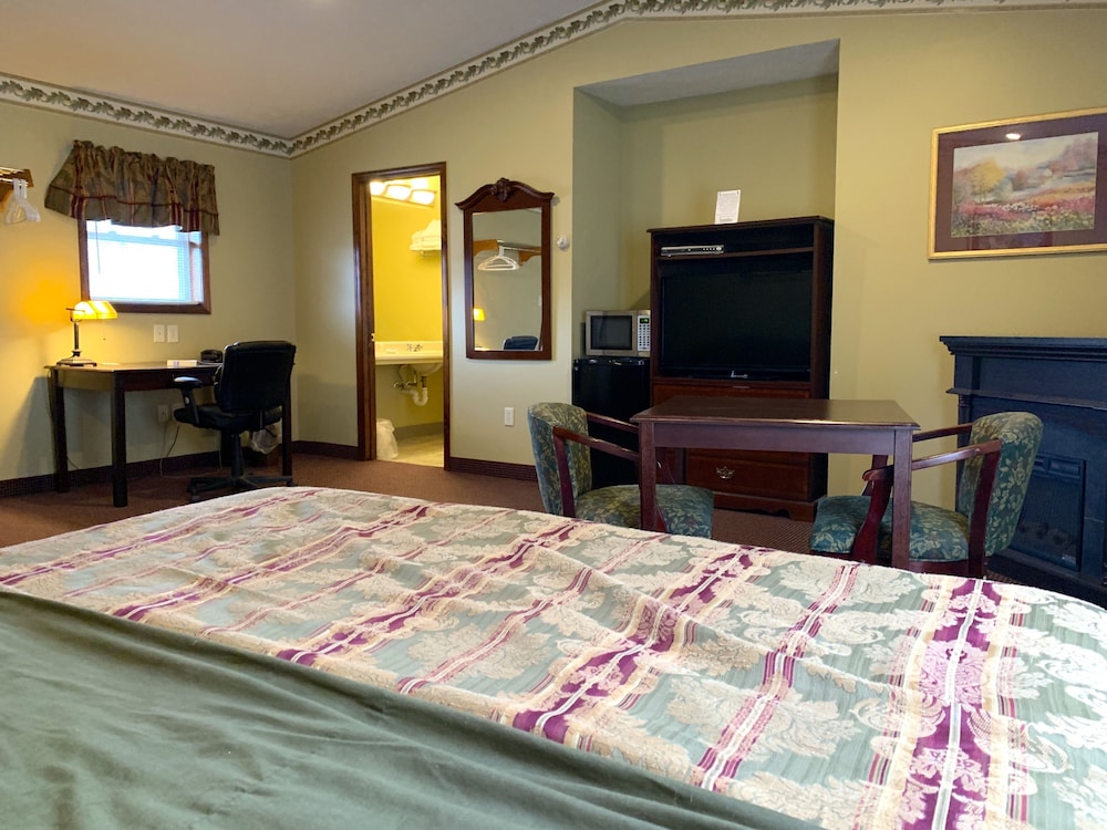 Fred's Inn - photo 26