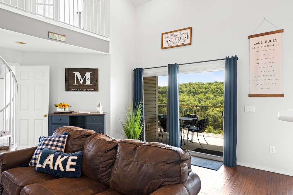 Condo in Lakefront Resort with Boat Launch and Pool - photo 6